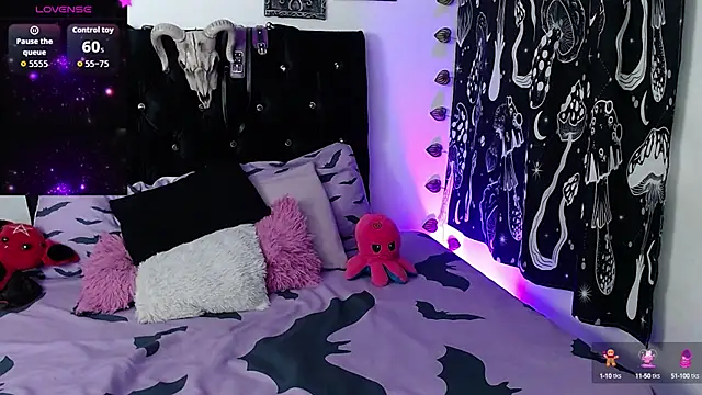 Snapshot of mayaREDdoll chatting on 10.14.25 mayaREDdoll online show from 10.14.25