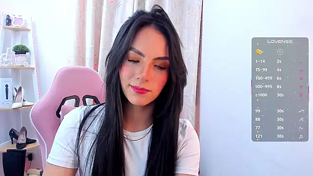 Snapshot of sarah_saenz_ chatting on 10.09.25 sarah saenz  online show from 10.09.25