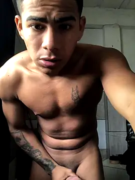 Snapshot of Novindot23cm chatting on 10.16.25 Novindot23cm online show from 10.16.25