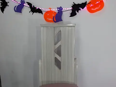 Snapshot of dulceeee_mariiaa chatting on 10.17.25 dulceeee mariiaa online show from 10.17.25