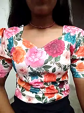 Snapshot of Naina_04 chatting on 09.30.25 Naina 04 online show from 09.30.25