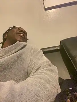 Snapshot of MosesWorld33 chatting on 10.05.25 MosesWorld33 online show from 10.05.25