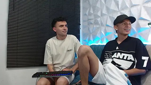 Snapshot of Isaac_tan chatting on 10.11.25 Isaac tan online show from 10.11.25