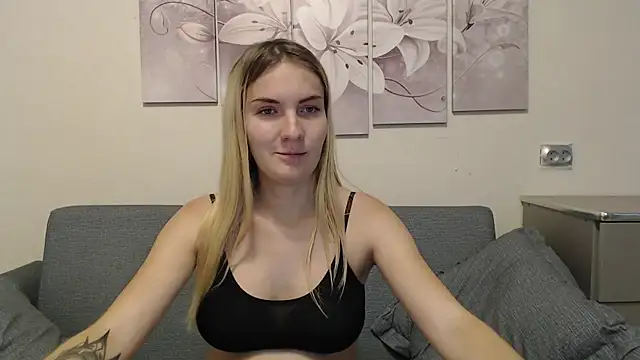 Snapshot of ProstoMaria chatting on 10.01.25 ProstoMaria online show from 10.01.25