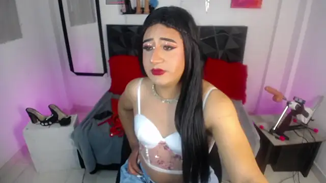 Snapshot of Athenea__Rouse chatting on 10.17.25 Athenea Rouse online show from 10.17.25