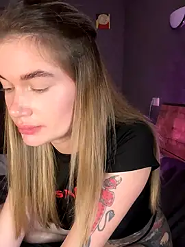 Snapshot of TechnooBabyy chatting on 10.20.25 TechnooBabyy online show from 10.20.25