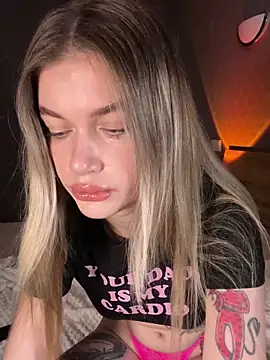 Snapshot of TechnooBabyy chatting on 10.29.25 TechnooBabyy online show from 10.29.25