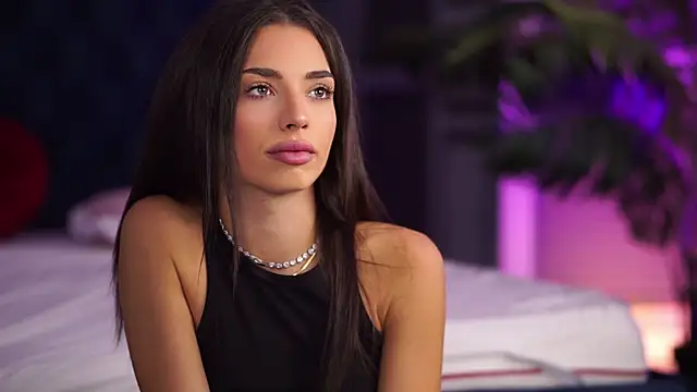 Snapshot of LalaRoze chatting on 09.25.25 LalaRoze online show from 09.25.25