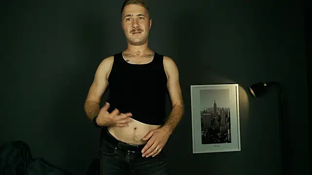 Snapshot of Mr_At_ chatting on 09.18.25 Mr At  online show from 09.18.25