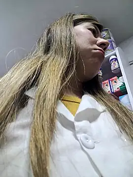 Sophie del Castillo online show from 09.27.25