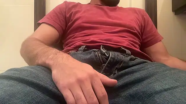 Snapshot of HorneyCowboy154 chatting on 10.29.25 HorneyCowboy154 online show from 10.29.25