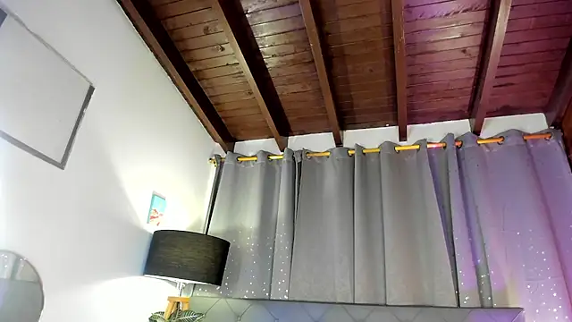 Snapshot of EmaaaBrown_ chatting on 09.21.25 EmaaaBrown  online show from 09.21.25