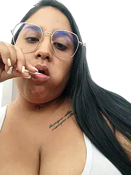 Snapshot of Khertt-Slov chatting on 10.11.25 Khertt-Slov online show from 10.11.25