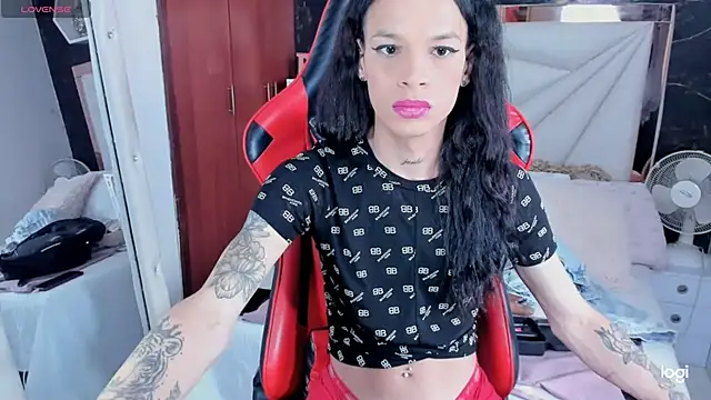 Snapshot of sara_slut21 chatting on 12.02.24 sara slut21 online show from 12.02.24