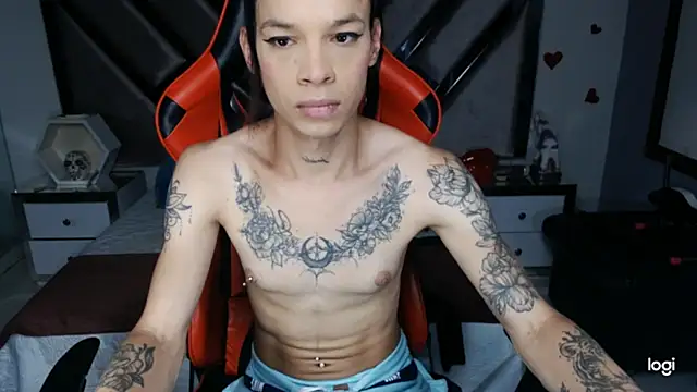 Snapshot of sara_slut21 chatting on 01.15.25 sara slut21 online show from 01.15.25