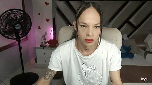 Snapshot of sara_slut21 chatting on 01.17.25 sara slut21 online show from 01.17.25