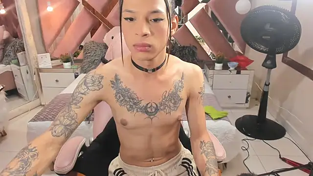 Snapshot of sara_slut21 chatting on 02.26.25 sara slut21 online show from 02.26.25