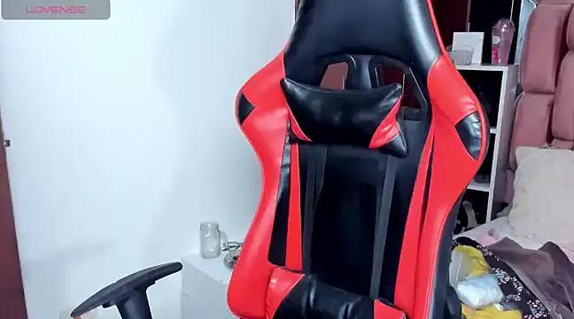 Snapshot of sara_slut21 chatting on 03.08.25 sara slut21 online show from 03.08.25