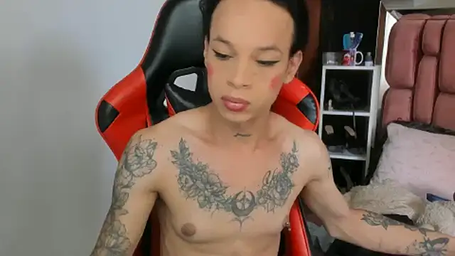 Snapshot of sara_slut21 chatting on 03.22.25 sara slut21 online show from 03.22.25