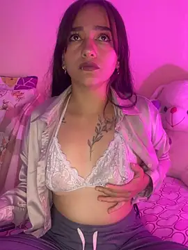 Snapshot of MiaRousexxx_ chatting on 10.14.25 MiaRousexxx online show from 10.14.25