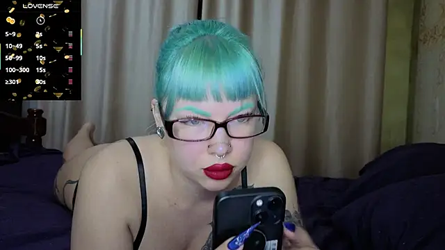 Snapshot of ritaluvswine chatting on 11.05.25 ritaluvswine online show from 11.05.25