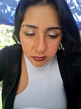 Snapshot of CAROLINE__07 chatting on 09.25.25 CAROLINE 07 online show from 09.25.25