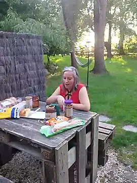 Snapshot of Feelineducentre chatting on 09.19.25 Feelineducentre online show from 09.19.25