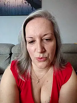 Snapshot of Feelineducentre chatting on 10.06.25 Feelineducentre online show from 10.06.25