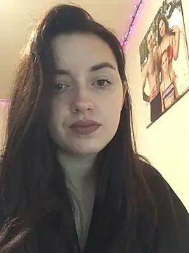 Snapshot of daniella_brun chatting on 10.27.25 daniella brun online show from 10.27.25
