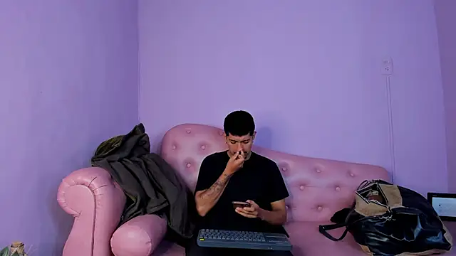 Snapshot of AxelAndJeremy chatting on 09.14.25 AxelAndJeremy online show from 09.14.25