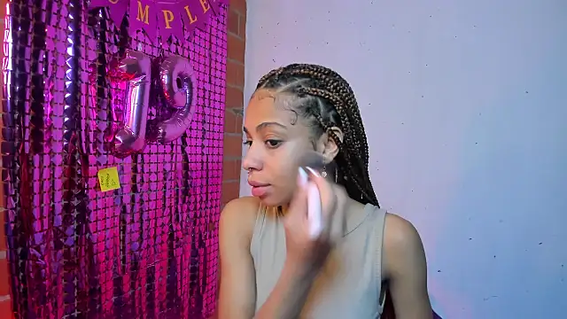 Snapshot of yumi_hanna chatting on 09.08.25 yumi hanna online show from 09.08.25