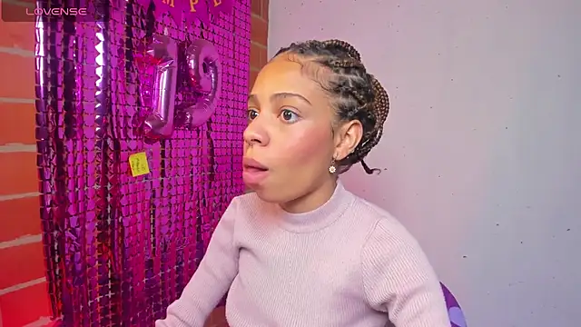 Snapshot of yumi_hanna chatting on 09.10.25 yumi hanna online show from 09.10.25