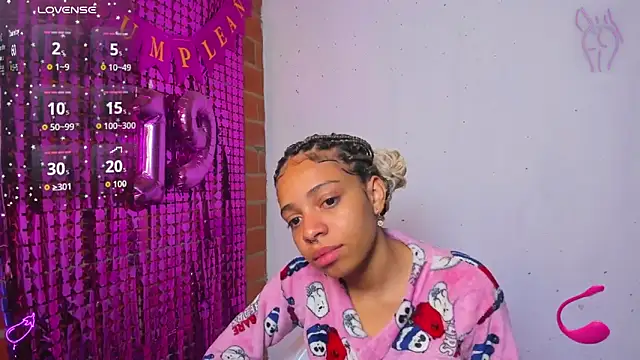 Snapshot of yumi_hanna chatting on 10.05.25 yumi hanna online show from 10.05.25