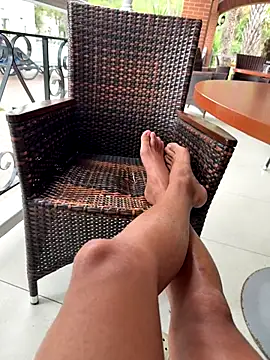 Snapshot of Jonypink10 chatting on 10.27.25 Jonypink10 online show from 10.27.25