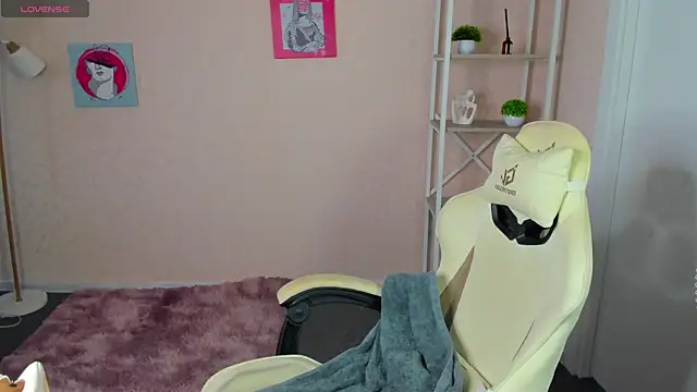 Bunny Luvv online show from 09.13.25