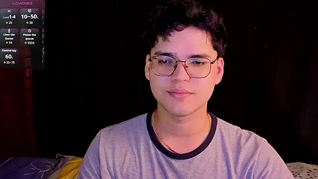 Snapshot of Danijungle chatting on 10.26.25 Danijungle online show from 10.26.25