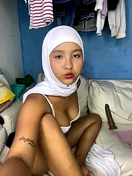 Snapshot of Firuze_Hatunn chatting on 10.16.25 Firuze Hatunn online show from 10.16.25