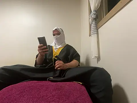 Snapshot of sheikhbandar06_09 chatting on 10.11.25 sheikhbandar06 09 online show from 10.11.25