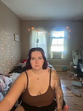 Snapshot of goddesskass chatting on 09.29.25 goddesskass online show from 09.29.25