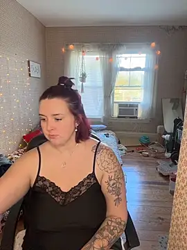 Snapshot of goddesskass chatting on 10.16.25 goddesskass online show from 10.16.25