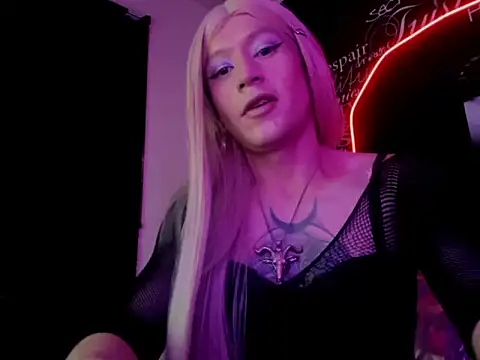 Snapshot of Megam_ chatting on 09.19.25 Megam online show from 09.19.25