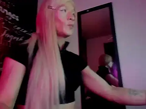 Snapshot of Megam_ chatting on 09.26.25 Megam online show from 09.26.25