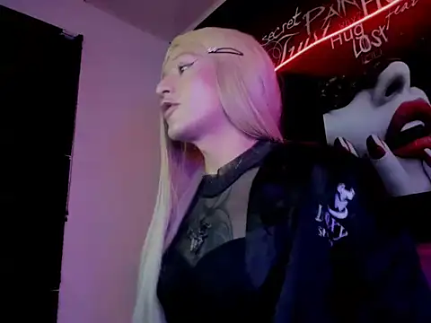 Snapshot of Megam_ chatting on 09.28.25 Megam online show from 09.28.25