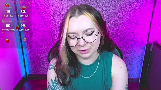 Snapshot of SadPotato_ chatting on 09.16.25 SadPotato  online show from 09.16.25