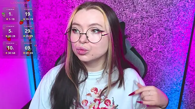 Snapshot of SadPotato_ chatting on 09.20.25 SadPotato  online show from 09.20.25