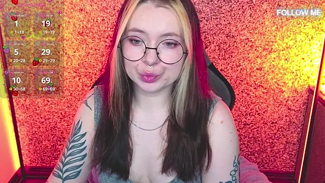 Snapshot of SadPotato_ chatting on 09.27.25 SadPotato  online show from 09.27.25