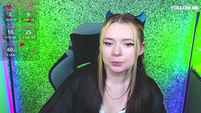 Snapshot of SadPotato_ chatting on 09.29.25 SadPotato  online show from 09.29.25