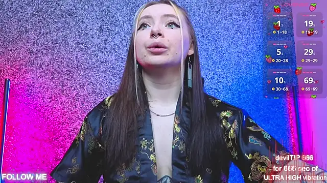 Snapshot of SadPotato_ chatting on 10.18.25 SadPotato  online show from 10.18.25