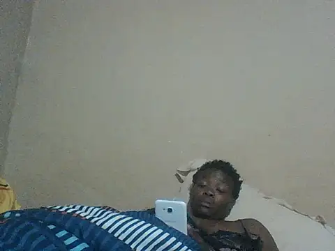 Snapshot of chocolateboobs92 chatting on 09.10.25 chocolateboobs92 online show from 09.10.25