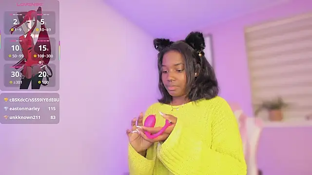 Snapshot of Annia_DH chatting on 09.19.25 Annia DH online show from 09.19.25